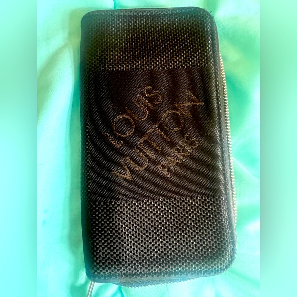 Louis Vuitton black gray large font zippy wallet